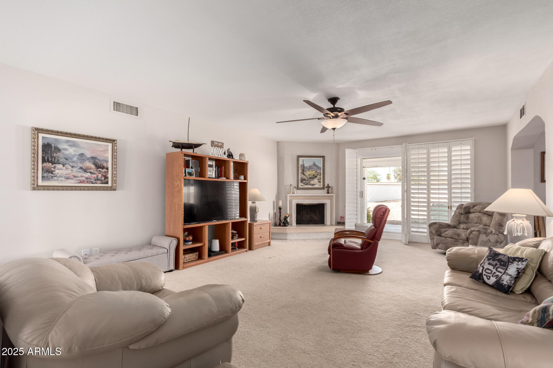 1202 East Winged Foot Road Phoenix, AZ 85022 - Photo 8 of 32 12 Winged Foot