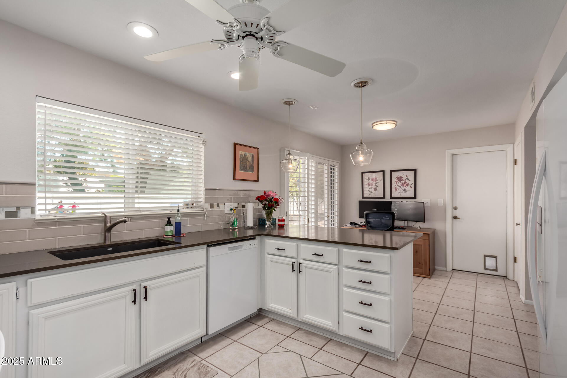 1202 East Winged Foot Road Phoenix, AZ 85022 - Photo 10 of 32 14 Winged Foot