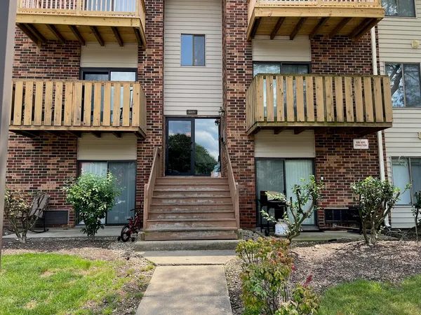 $1,550 | 746 Prescott Drive, Unit 306, Roselle, IL 60172