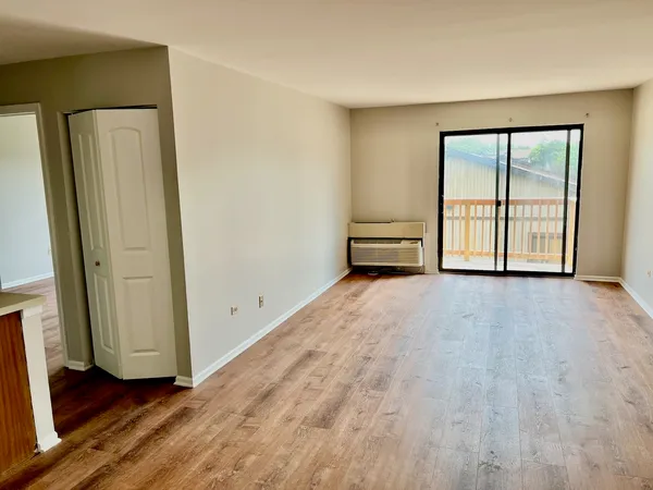 $1,550 | 746 Prescott Drive, Unit 306, Roselle, IL 60172