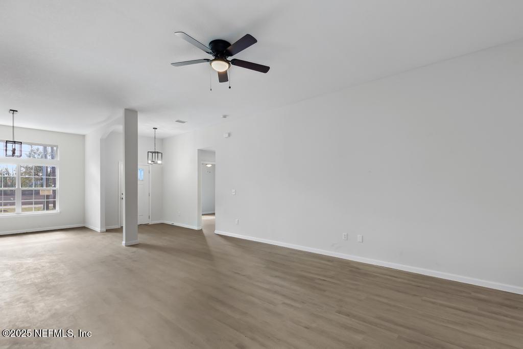 80 Bird Road Jacksonville, FL 32218 - Photo 11 of 36 Living Room