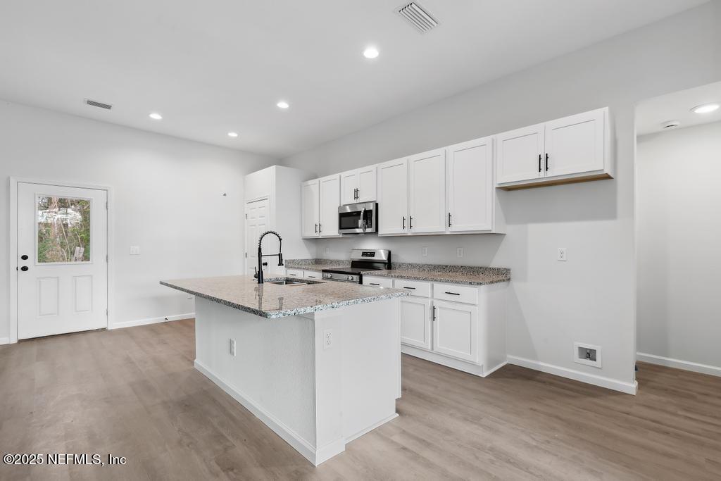 80 Bird Road Jacksonville, FL 32218 - Photo 12 of 36 Granite Countertops