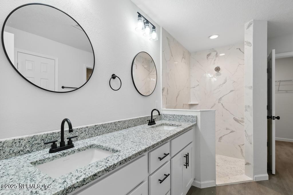 80 Bird Road Jacksonville, FL 32218 - Photo 21 of 36 Master Bathroom