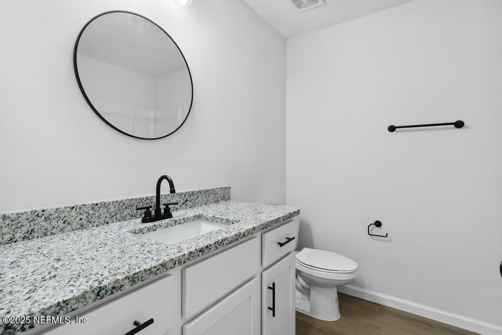 80 Bird Road Jacksonville, FL 32218 - Photo 29 of 36 Gust Bathroom