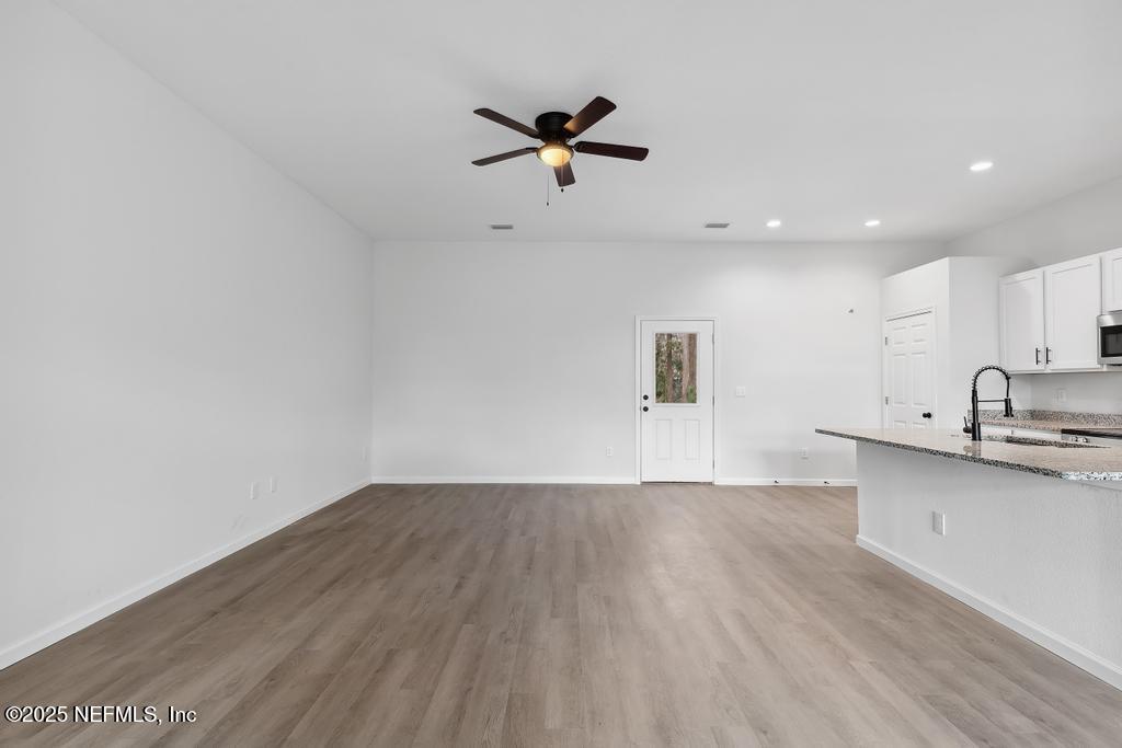 80 Bird Road Jacksonville, FL 32218 - Photo 9 of 36 Neutral Colors