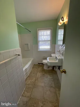 $2,500 | 12 South Lenola Road, Moorestown, NJ 08057