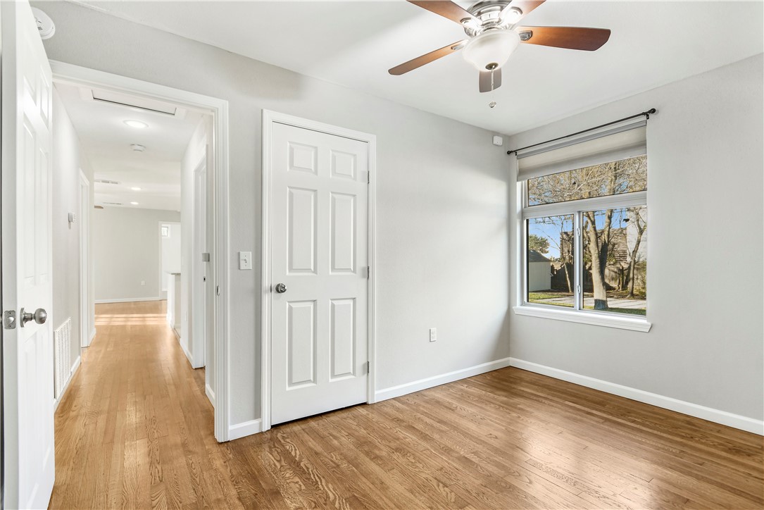 108 East Skyview Road Austin, TX 78752 - Photo 18 of 28 Second bedroom