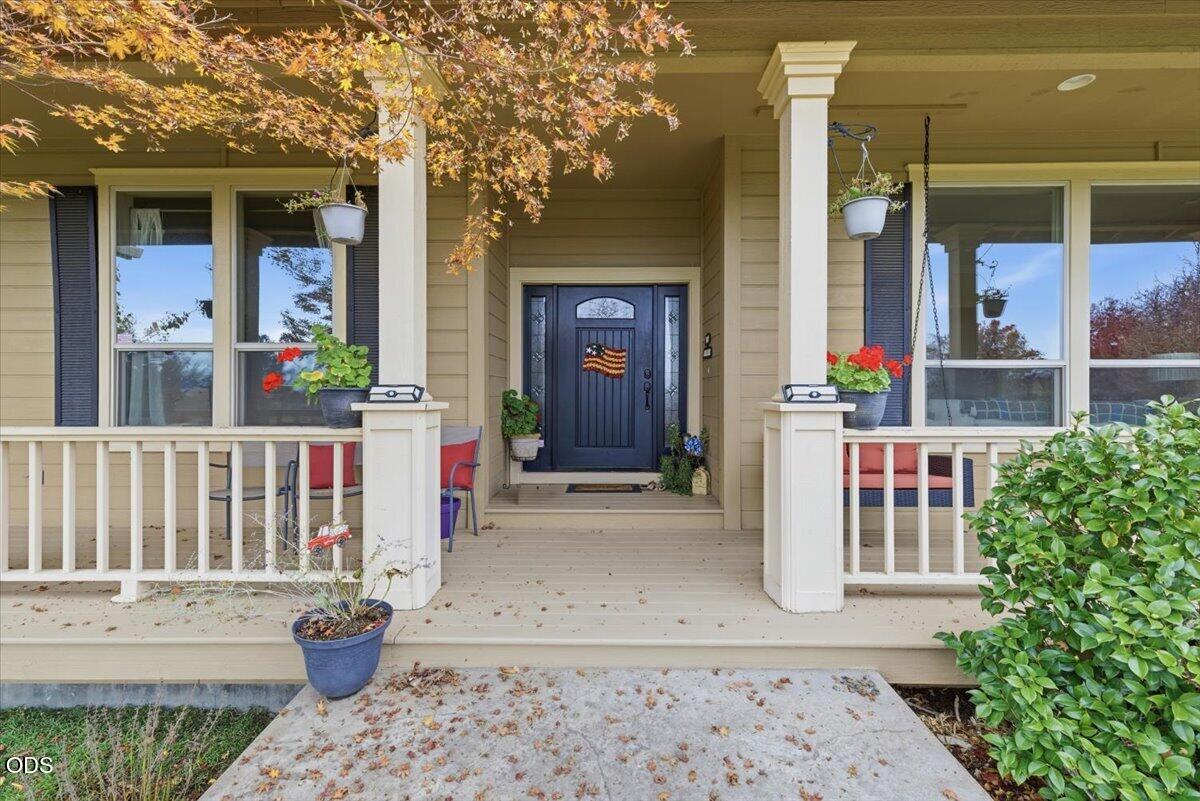 899 Old Stage Road Medford, OR 97502 - Photo 5 of 53