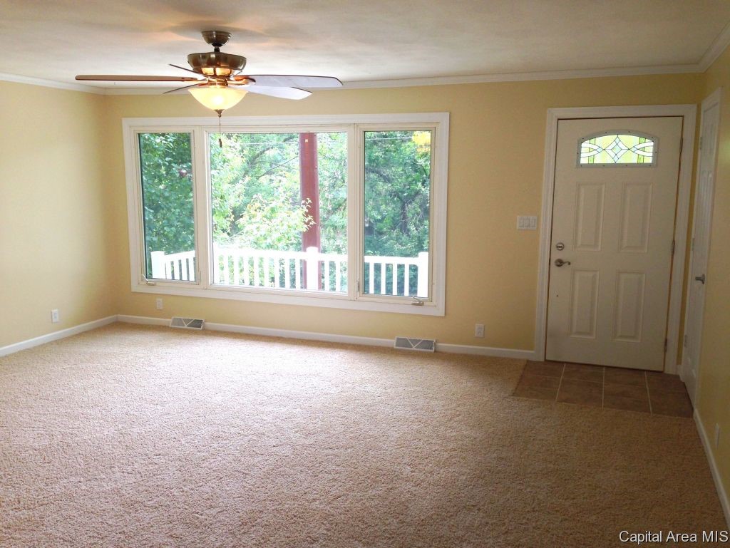 2614 Fox Bridge Road Springfield, IL 62703 - Photo 5 of 22