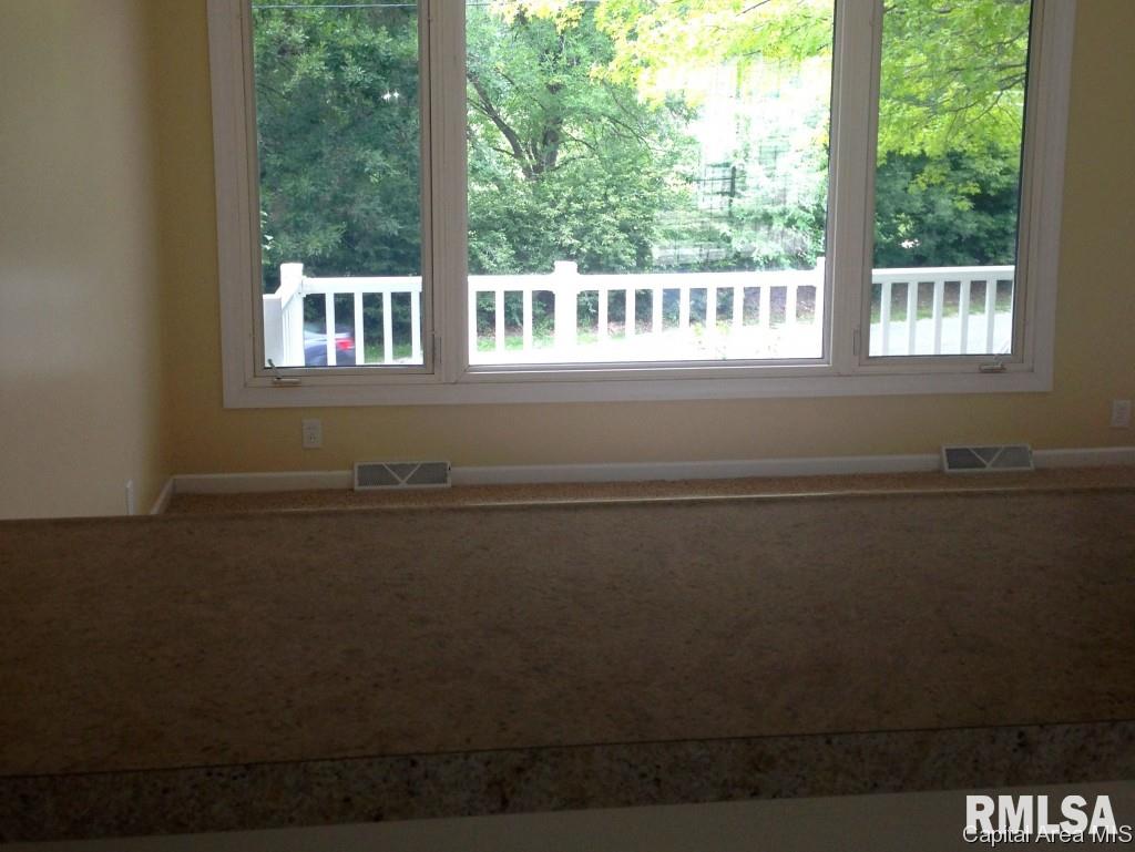 2614 Fox Bridge Road Springfield, IL 62703 - Photo 6 of 22