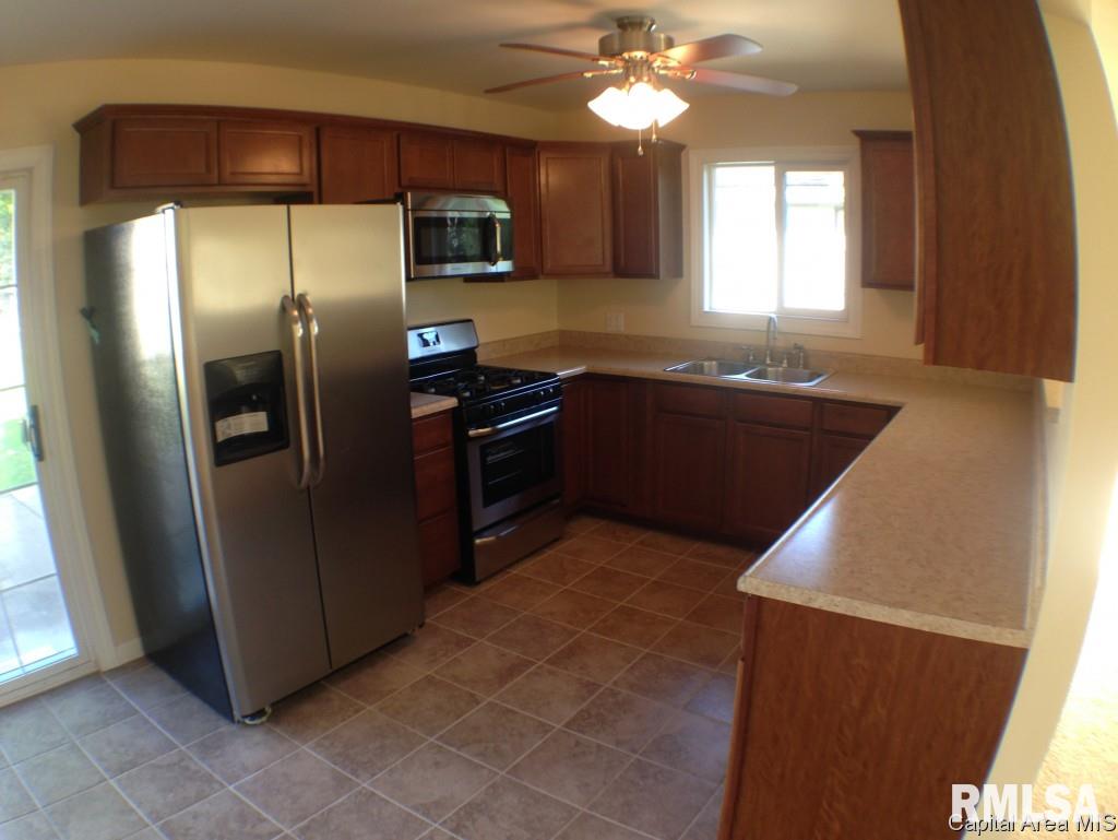 2614 Fox Bridge Road Springfield, IL 62703 - Photo 9 of 22
