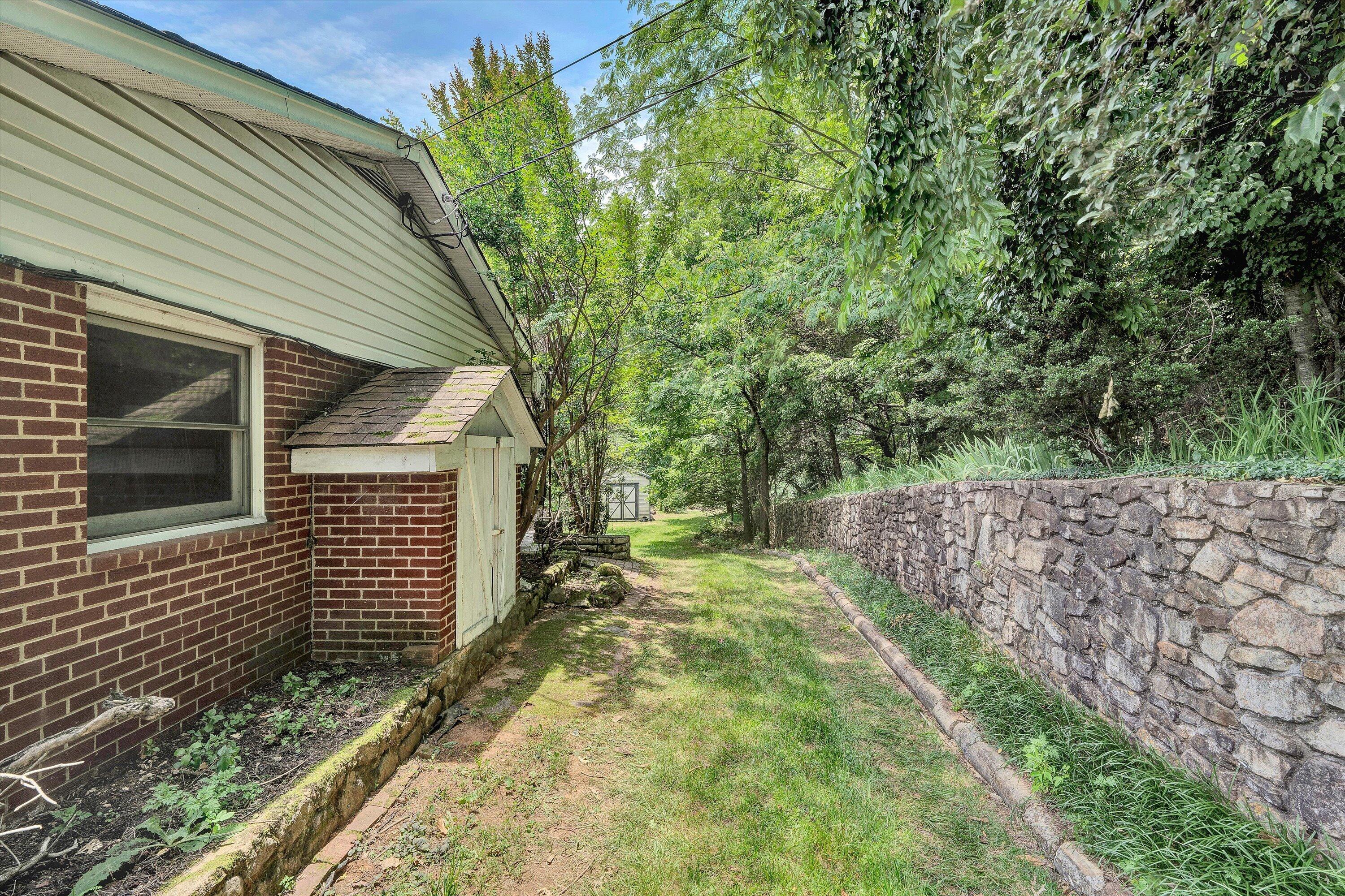 4506 Rosecrest Road Roanoke, VA 24018 - Photo 34 of 49 39-DSC00196
