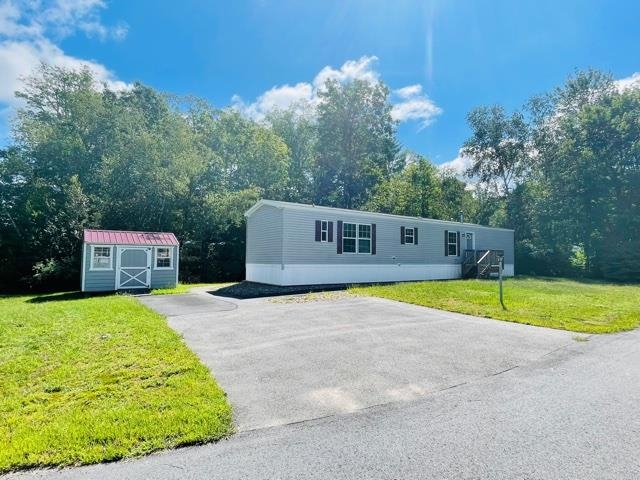 15 Agent Road Raymond, NH 03077 - Photo 1 of 24