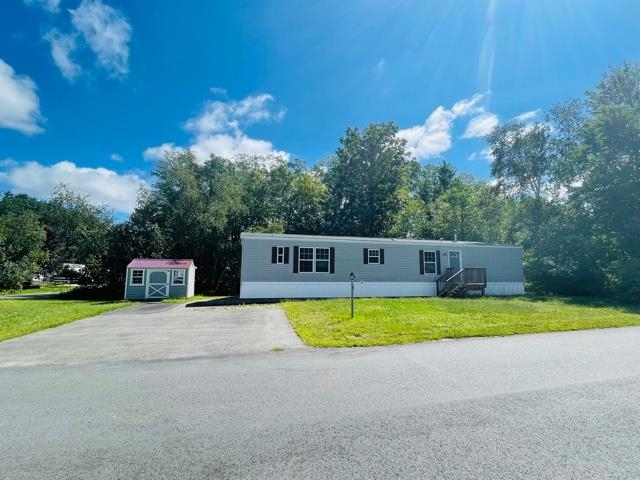 15 Agent Road Raymond, NH 03077 - Photo 2 of 24