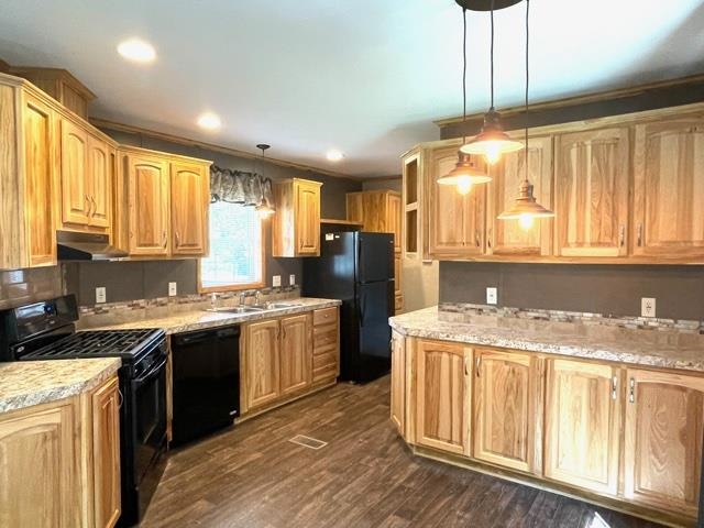 15 Agent Road Raymond, NH 03077 - Photo 4 of 24