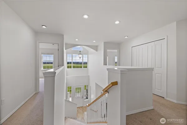 $999,950 | 31502 40th Avenue South, Roy, WA 98580
