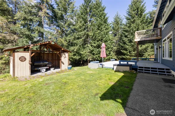 $999,950 | 31502 40th Avenue South, Roy, WA 98580