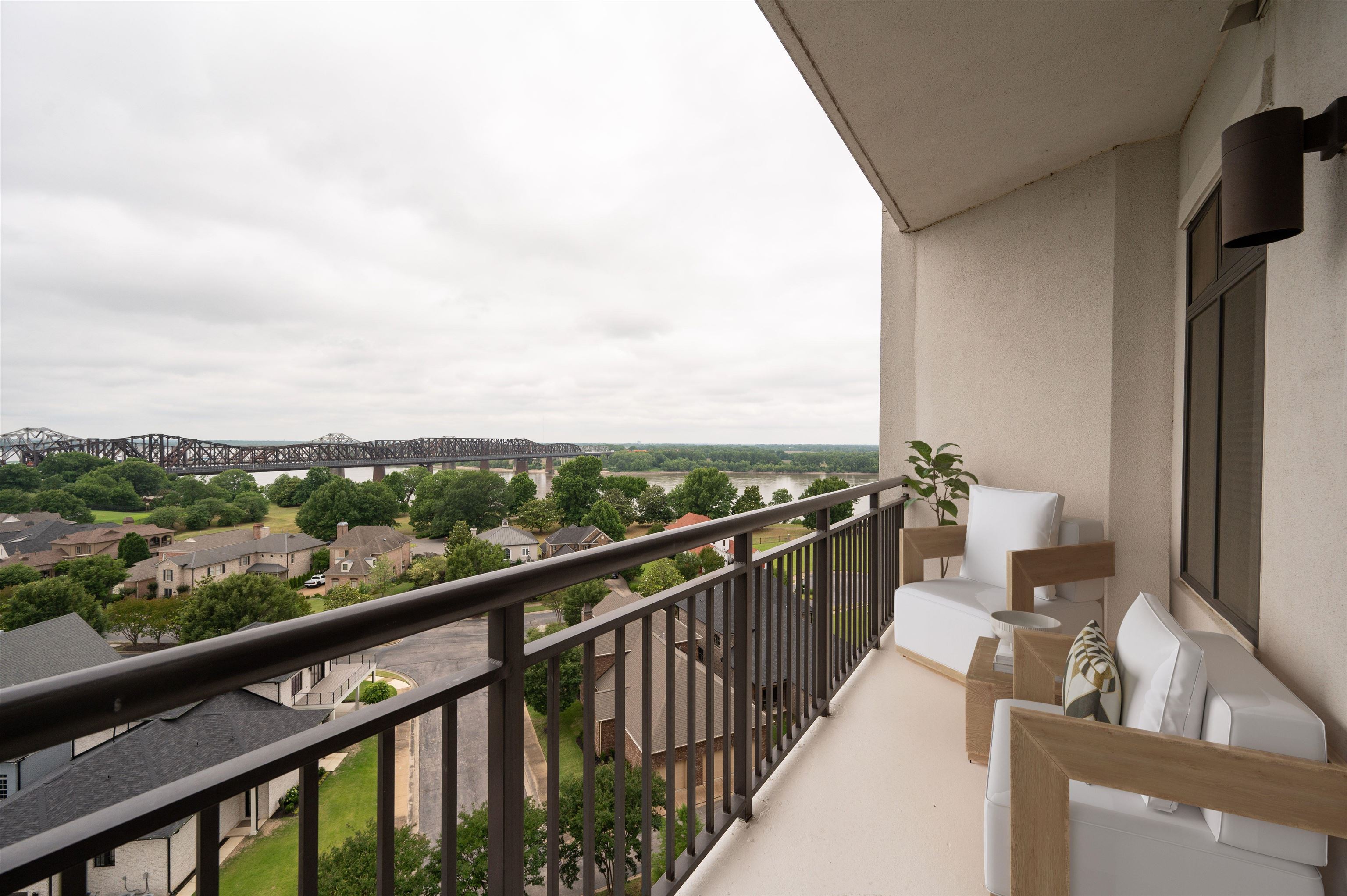 717 Riverside Drive, Unit 904 Memphis, TN 38103 - Photo 17 of 40