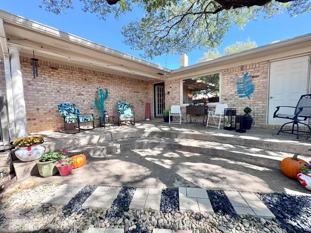 $374,900 | 9204 Lynnhaven Avenue, Lubbock, TX 79423