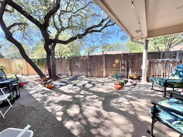 $374,900 | 9204 Lynnhaven Avenue, Lubbock, TX 79423