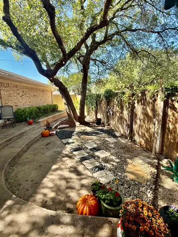 $374,900 | 9204 Lynnhaven Avenue, Lubbock, TX 79423