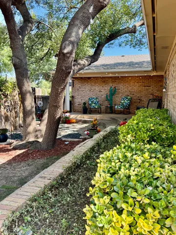 $374,900 | 9204 Lynnhaven Avenue, Lubbock, TX 79423