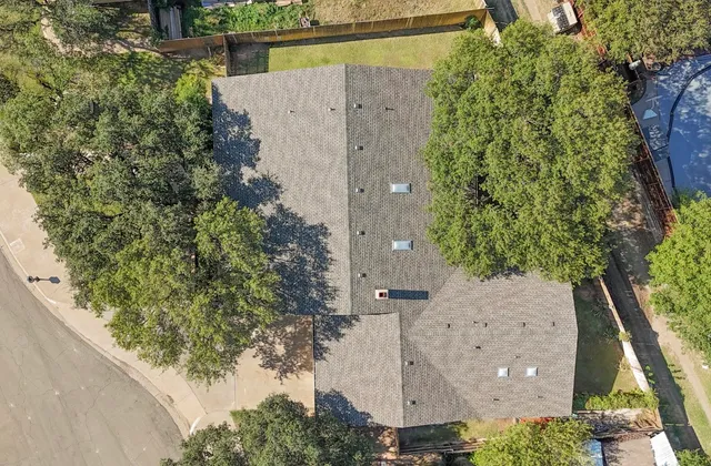 $374,900 | 9204 Lynnhaven Avenue, Lubbock, TX 79423