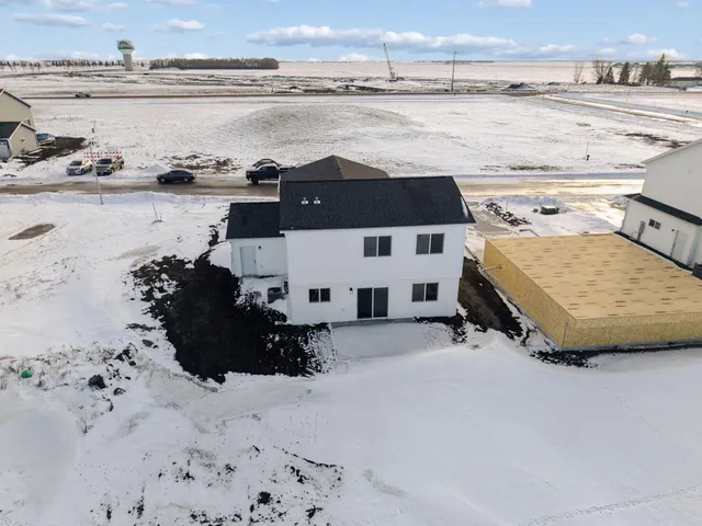 $345,000 | 2420 38th Avenue South, Moorhead, MN 56560