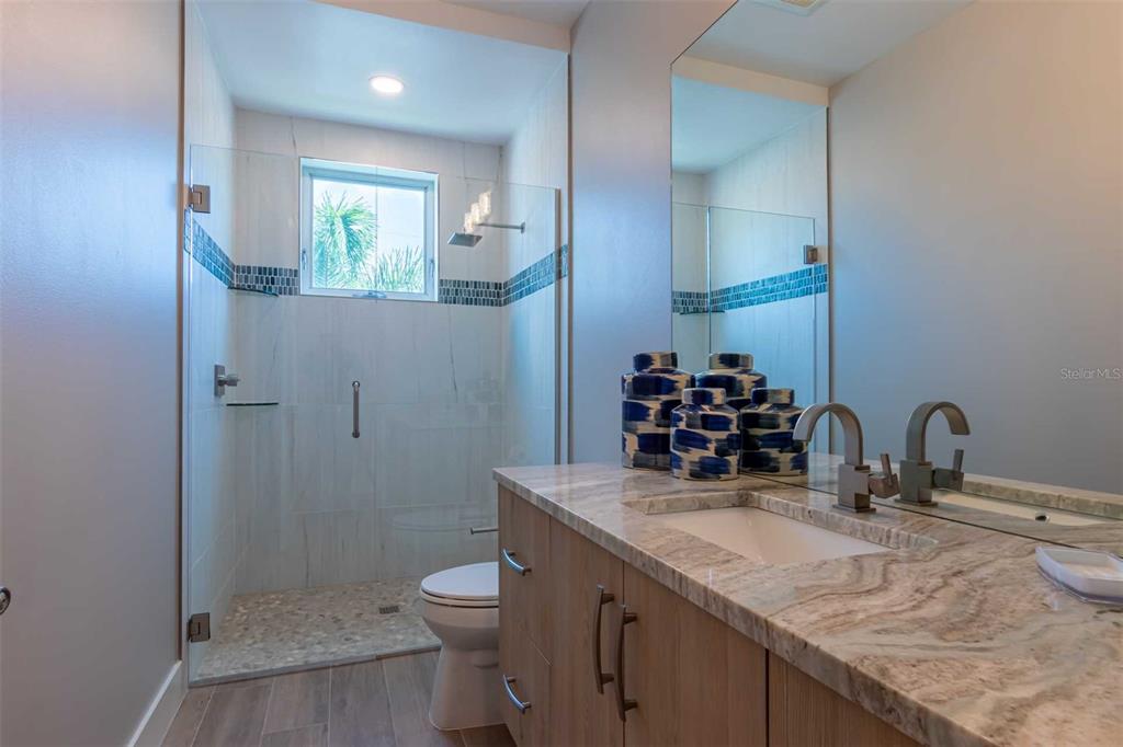 1140 Seaside Drive, Unit 101 Sarasota, FL 34242 - Photo 18 of 27