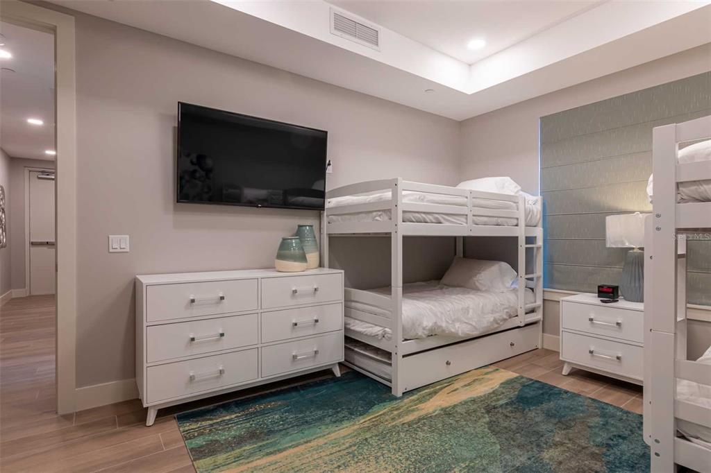 1140 Seaside Drive, Unit 101 Sarasota, FL 34242 - Photo 20 of 27