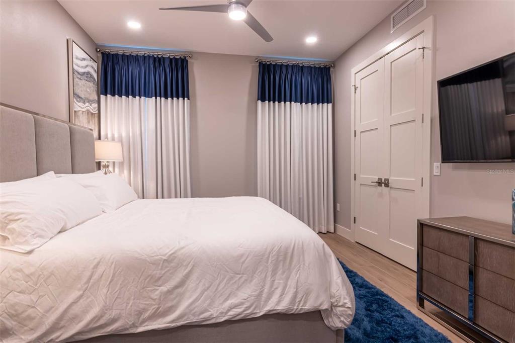 1140 Seaside Drive, Unit 101 Sarasota, FL 34242 - Photo 21 of 27