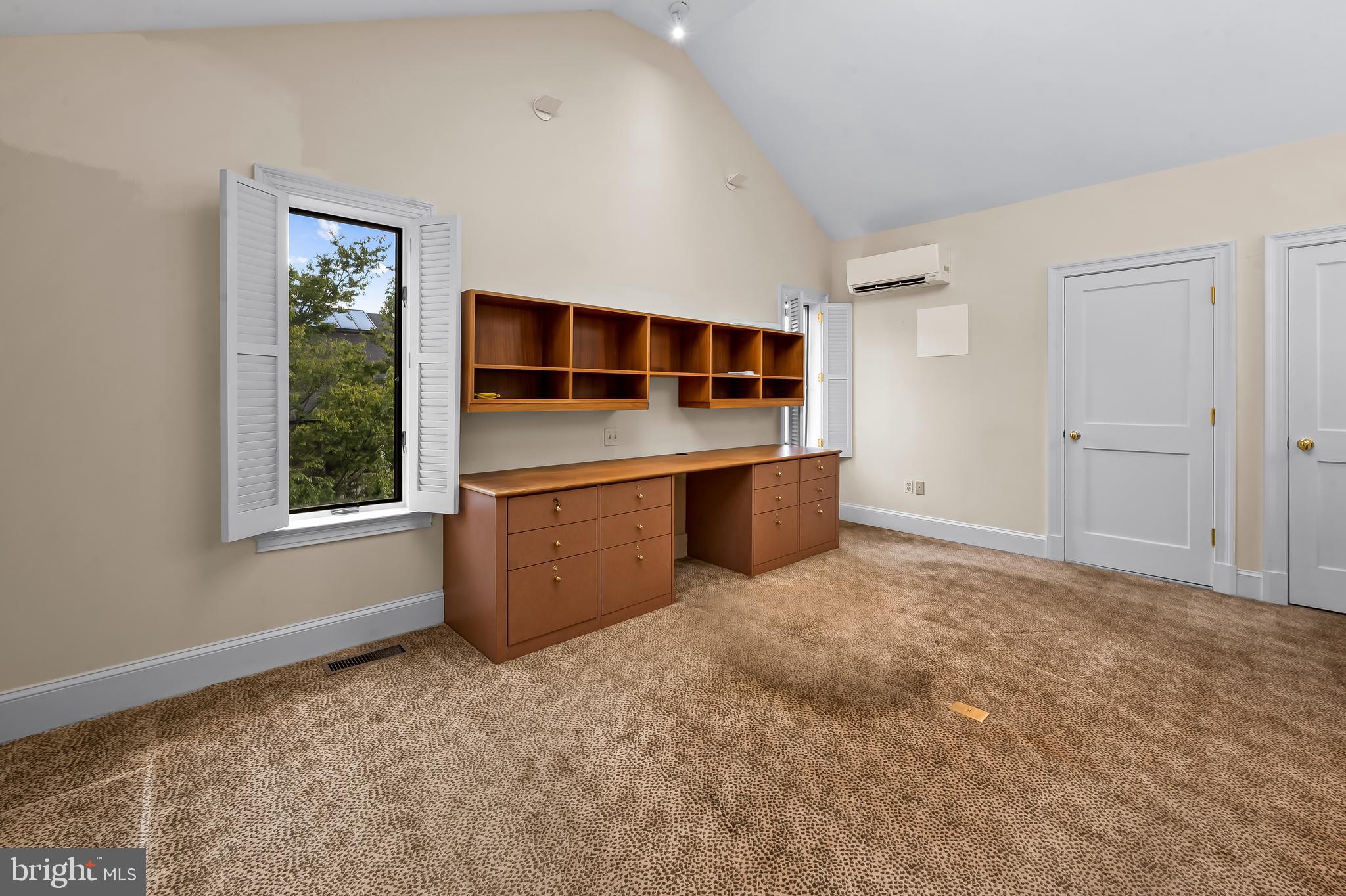 5700 Coley Court Baltimore, MD 21210 - Photo 33 of 53 an empty room with windows