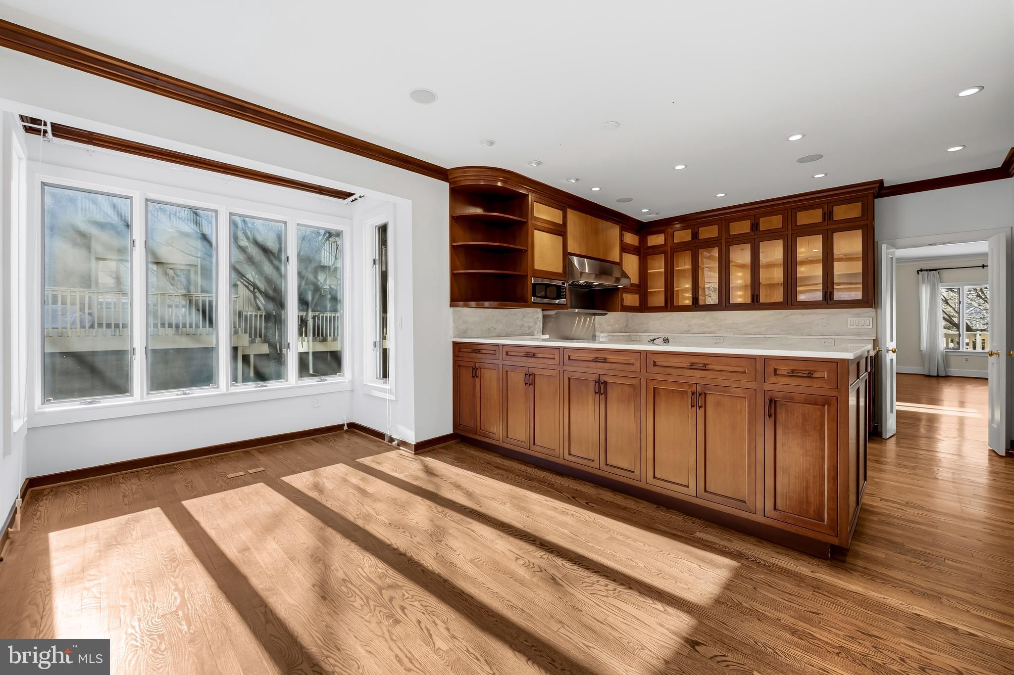 5700 Coley Court Baltimore, MD 21210 - Photo 7 of 53 a living room with a large window