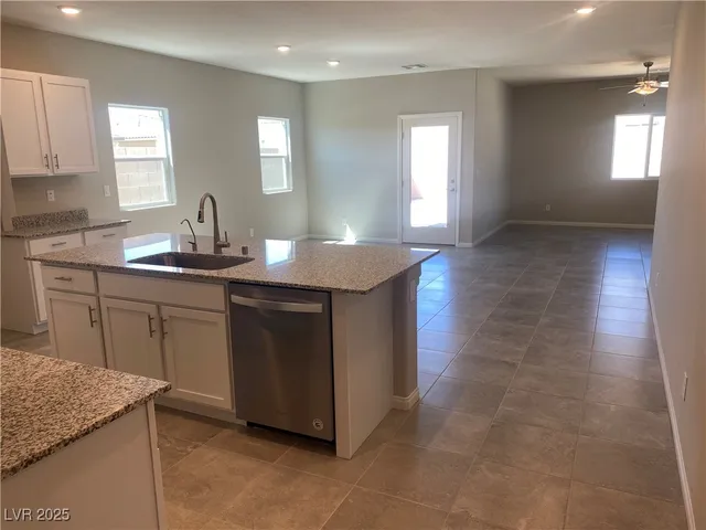 $2,600 | 7911 Pearly Court, North Las Vegas, NV 89084