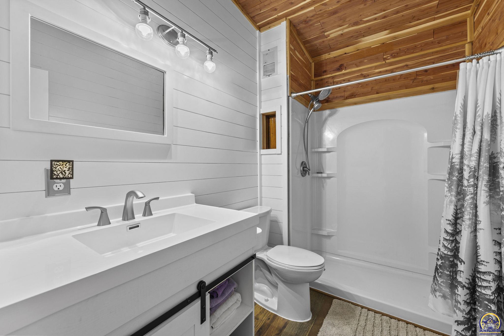 5466 Clark Road Meriden, KS 66512 - Photo 20 of 72 Primary Bedroom Bath