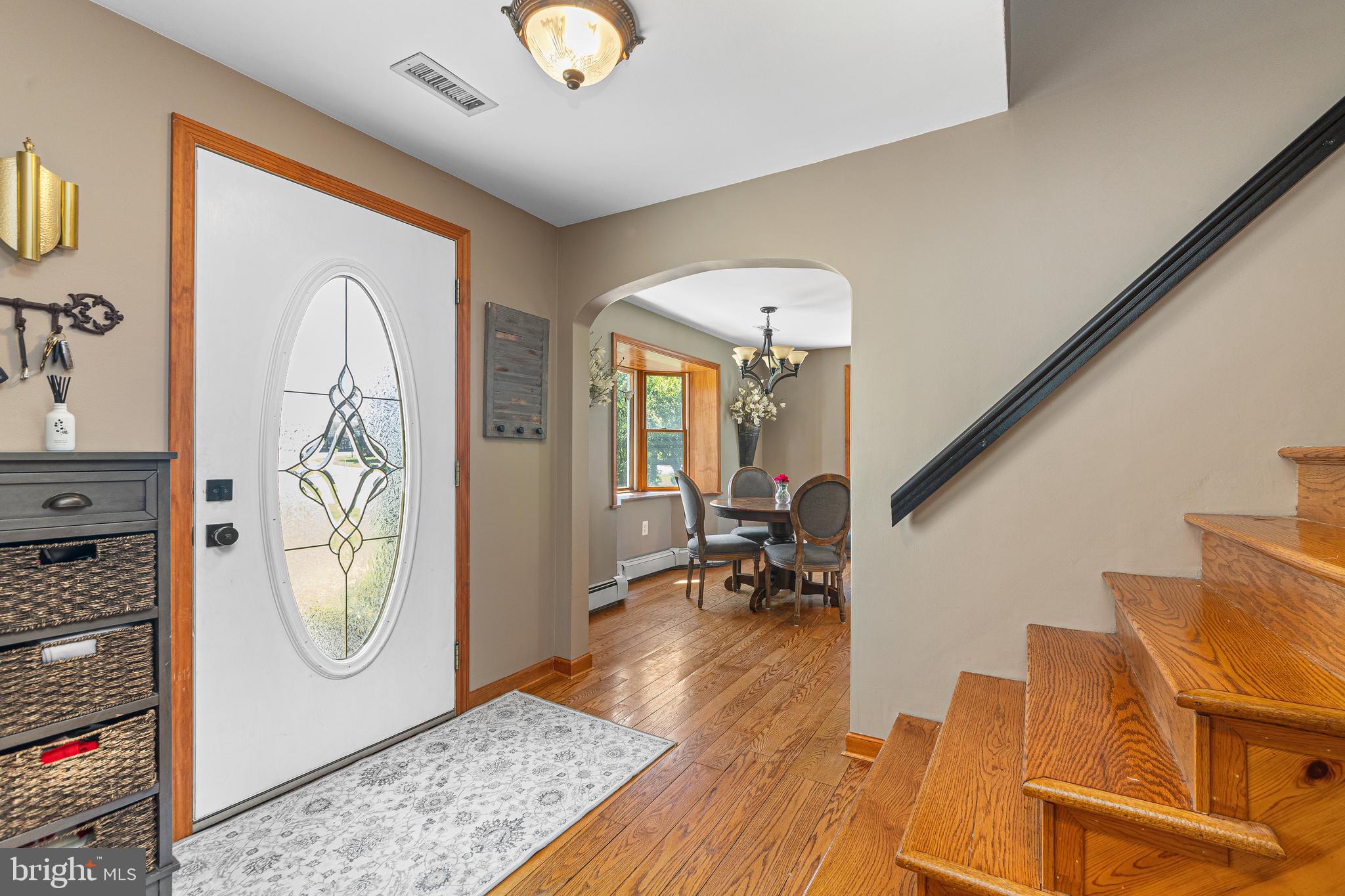 1074 North Easton Road Doylestown, PA 18902 - Photo 2 of 36 Foyer