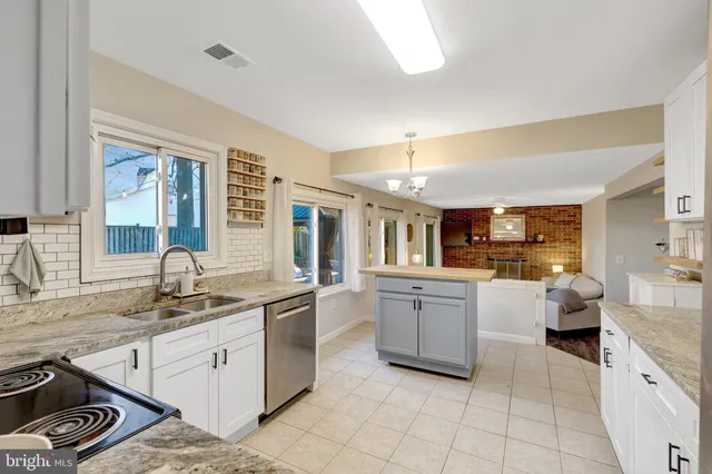 $700,000 | 2155 Veenendaal Court, Herndon, VA 20170