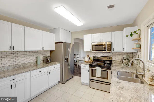 $700,000 | 2155 Veenendaal Court, Herndon, VA 20170