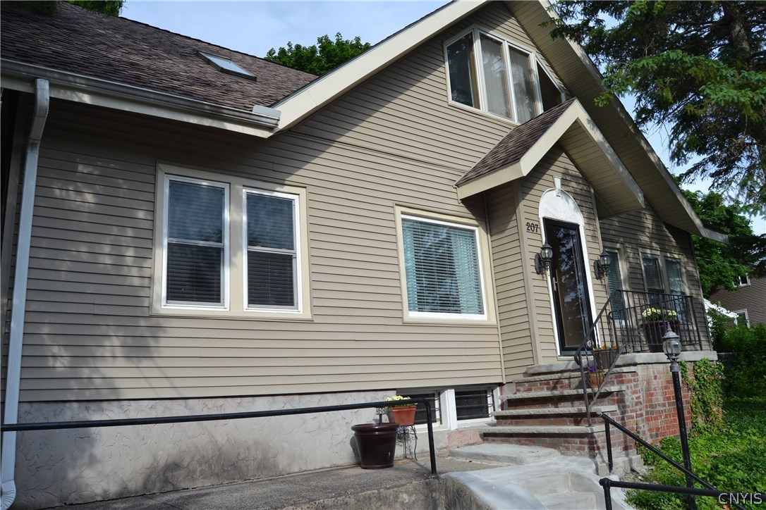 207 Carlton Road Syracuse, NY 13207 - Photo 1 of 1 207 Carlton Rd, Syracuse, NY 13207 Classic Bungal