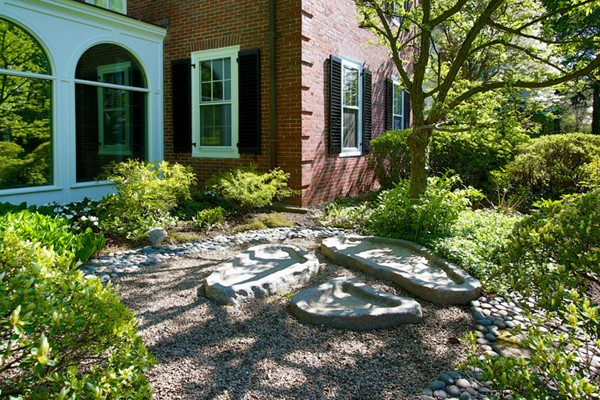 35 Wykeham Road Newton, MA 02465 - Photo 5 of 7 a view of a garden with pathway