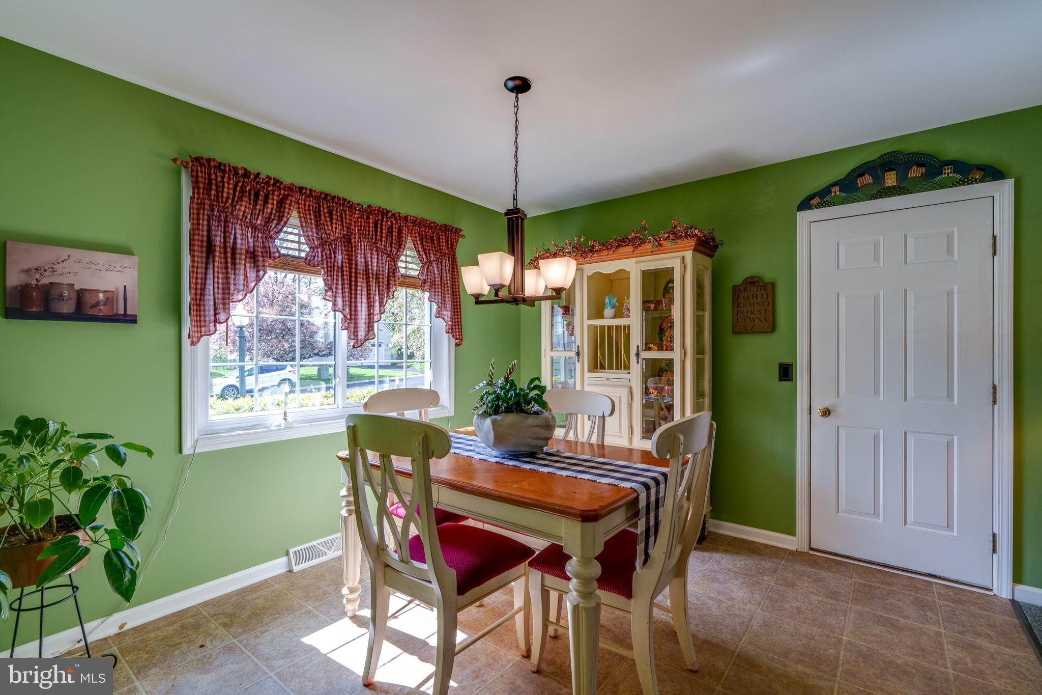 30 Hollow Road Reinholds, PA 17569 - Photo 15 of 40 Dining area