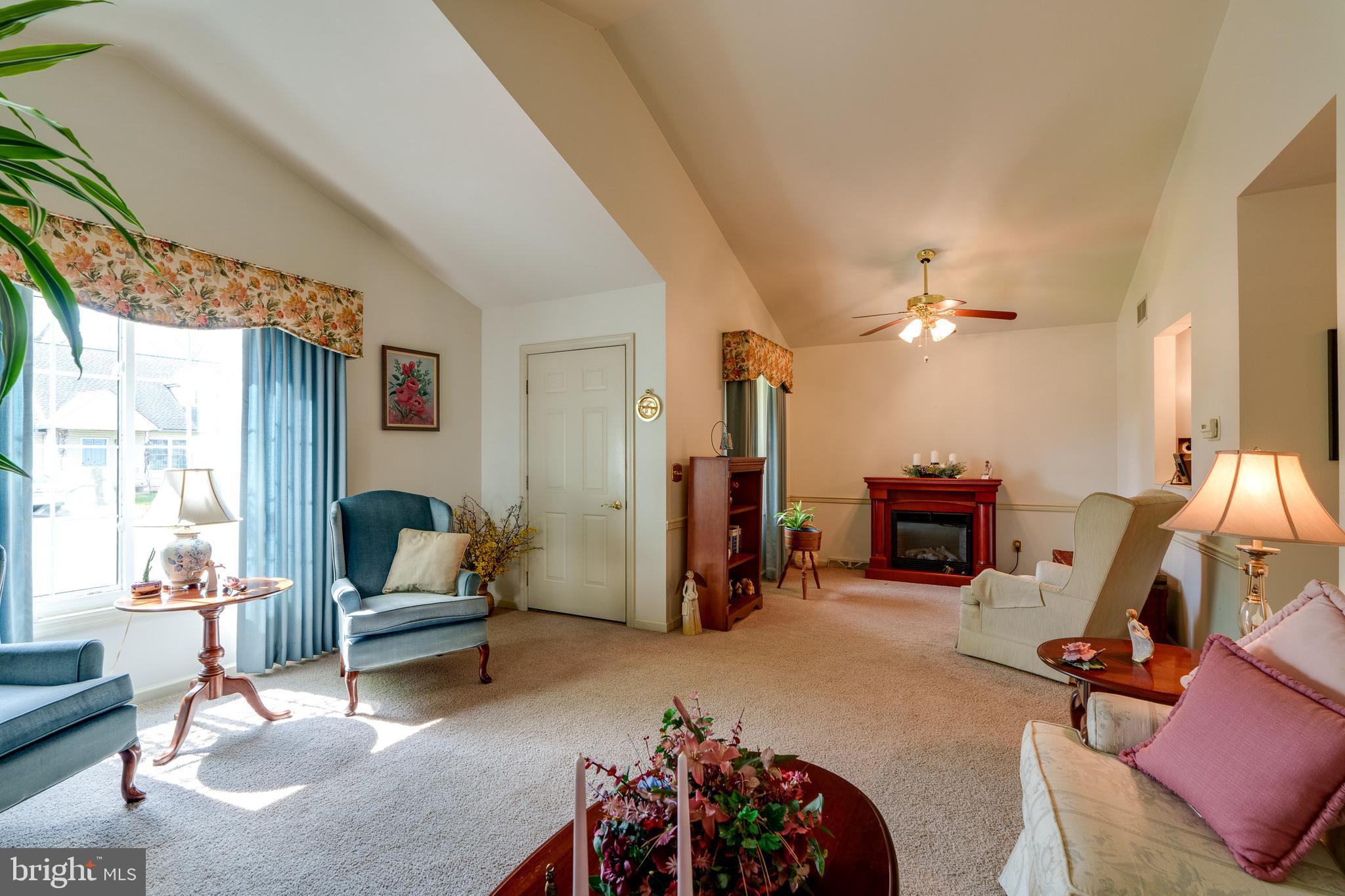 30 Hollow Road Reinholds, PA 17569 - Photo 4 of 40 Upon entering, you'll notice vaulted ceiling