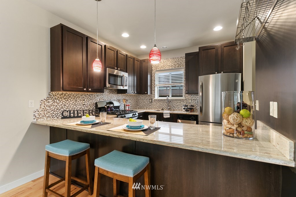 769 North 74th Street, Unit B Seattle, WA 98103 - Photo 8 of 23 Gallery Image 8