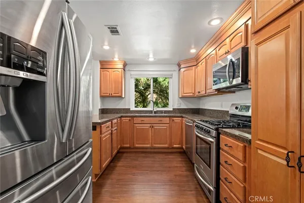 $537,500 | 19335 Oak Crossing Road, Newhall, CA 91321