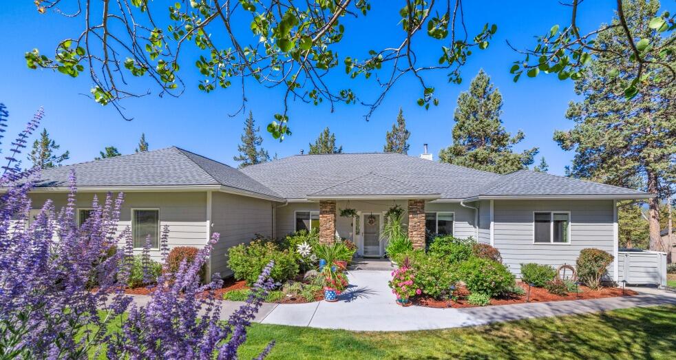 10046 Dowitcher Road Klamath Falls, OR 97601 - Photo 1 of 73 Front of home