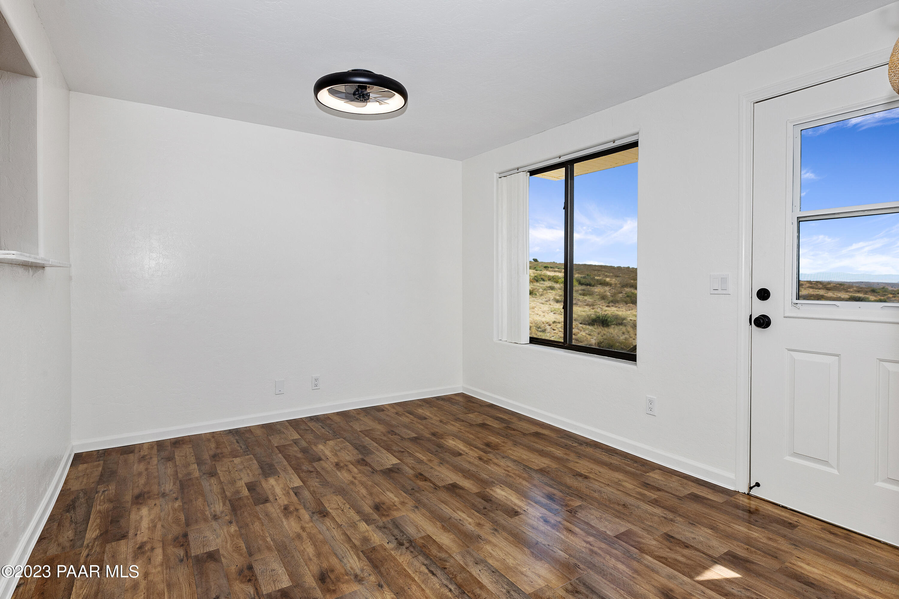1755 South Orme Road Dewey, AZ 86327 - Photo 13 of 33 Breakfast Nook