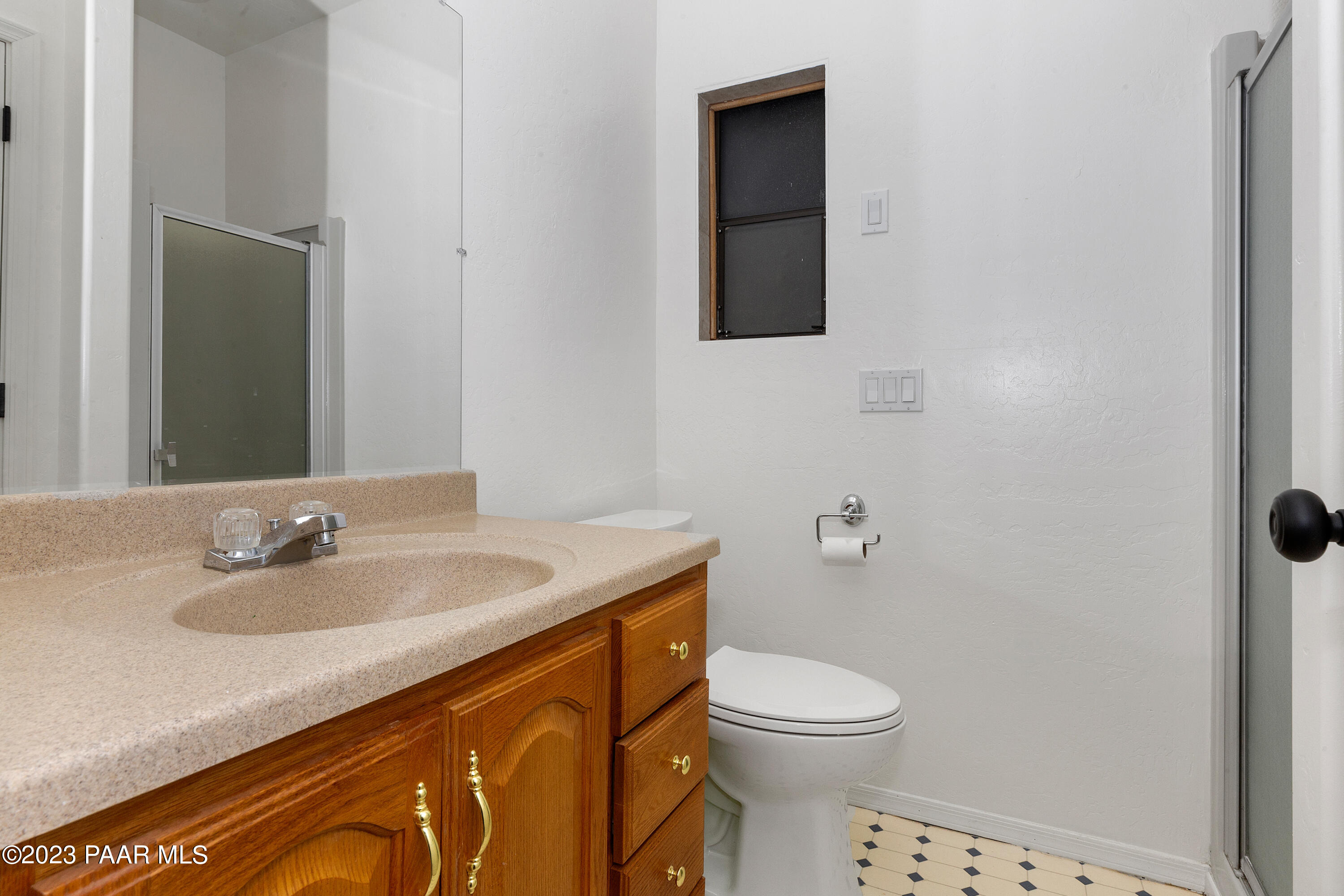 1755 South Orme Road Dewey, AZ 86327 - Photo 32 of 33 Guest Bathroom
