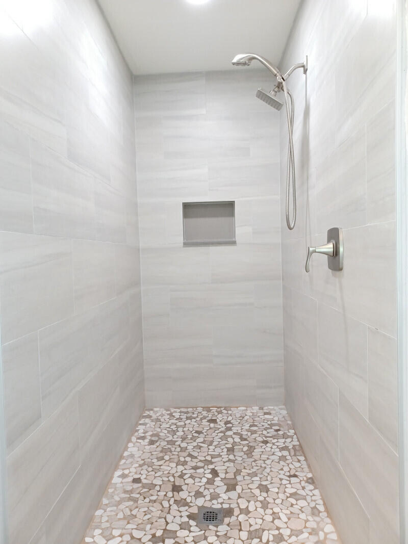 360 Northwest 67th Street, Unit E203 Boca Raton, FL 33487 - Photo 11 of 13 010Masterbath2jpg