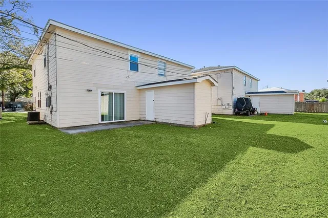 $1,800 | 208 Hunt Street, Unit A, Belle Chasse, LA 70037