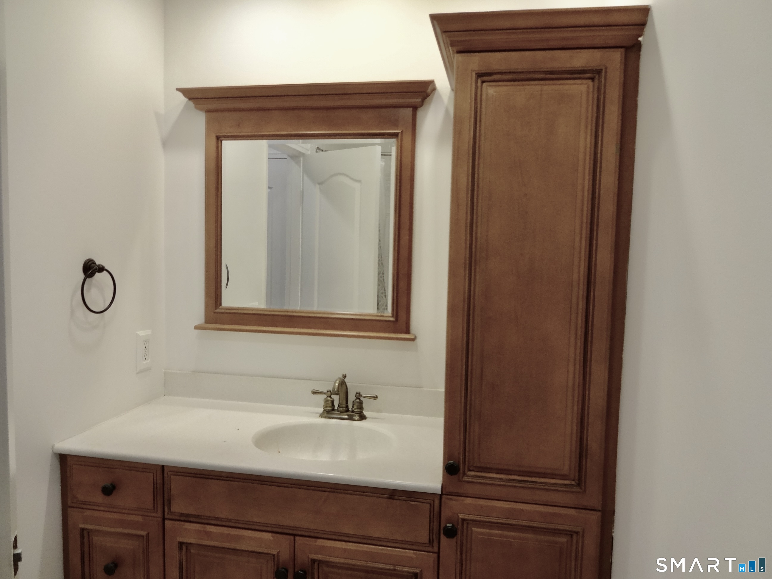 245 Unquowa Road, Unit 8 Fairfield, CT 06824 - Photo 17 of 32 Gallery Image 17